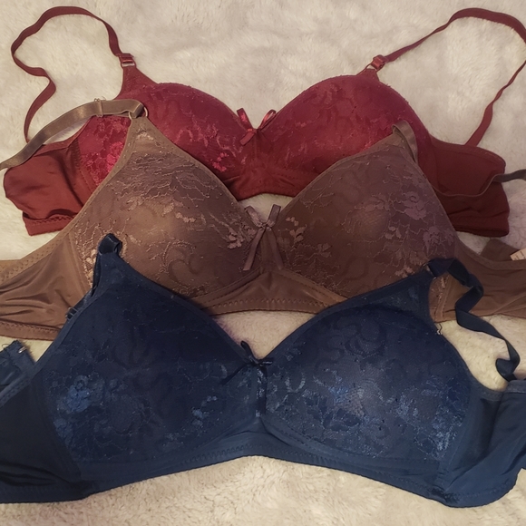 Bundle of bras!! 34C NWOT - Picture 1 of 5